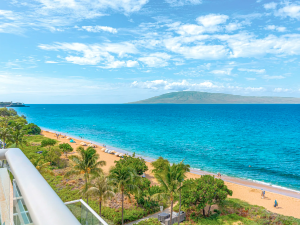 Luxurious 7-Bedroom Oceanfront Retreat in Maui